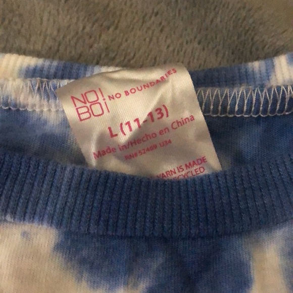 No Boundaries Tee - Picture 4 of 5